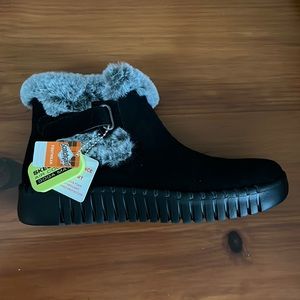 Skechers On the GO City 2 Suede / Faux Fur Ankle Boots Cuddle Up SN# 144…